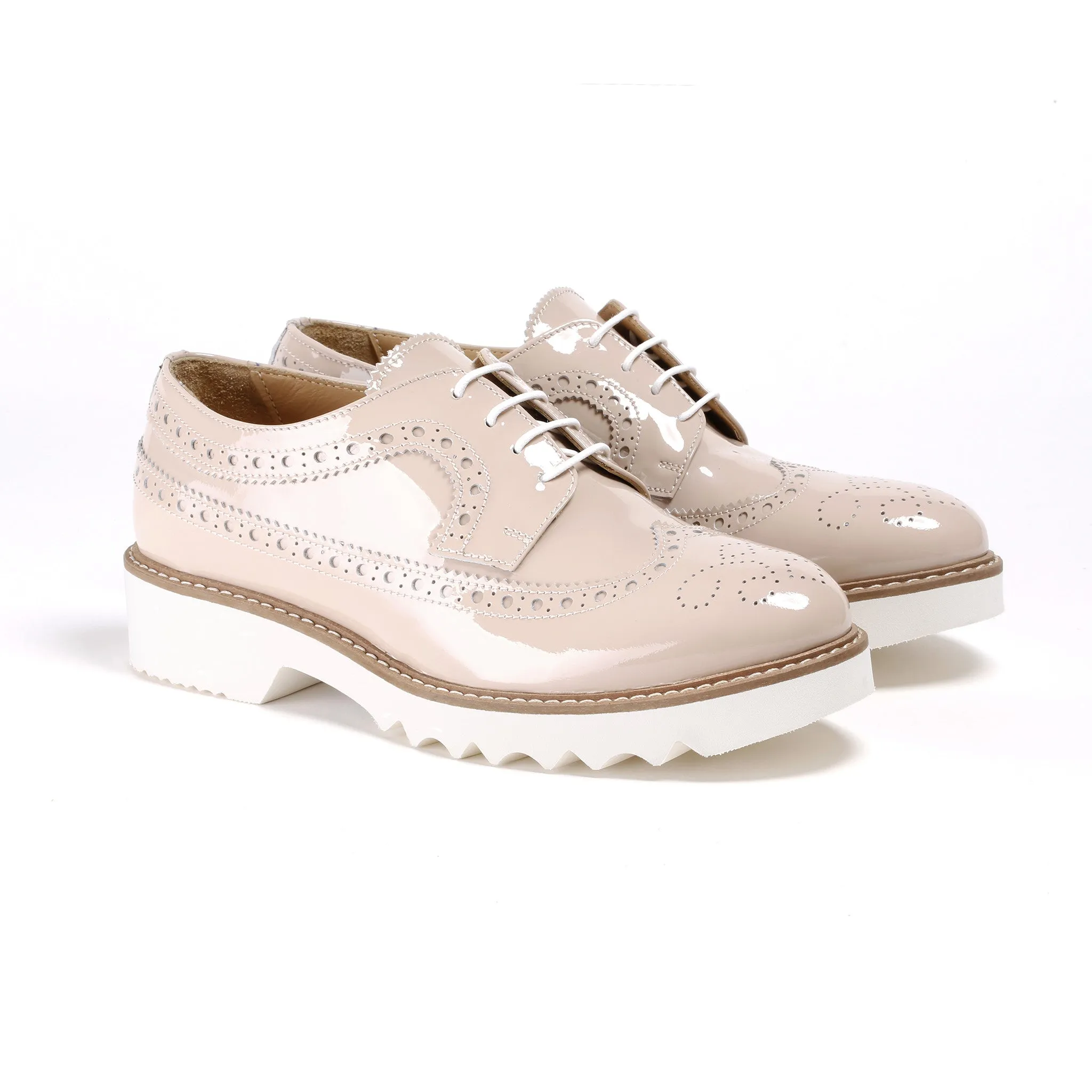2017 Women's patent nude Brogue Wingtip